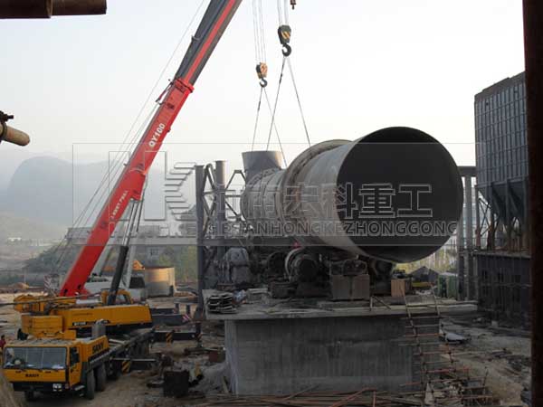 遼寧丹東頁巖陶?；剞D(zhuǎn)窯安裝現(xiàn)場